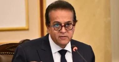 زيارة وزير الصحة لمؤسسة جوستاف روسي في فرنسا