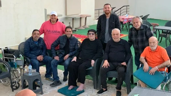 استقبال نبيل نور الدين في دار رعاية كبار الفنانين