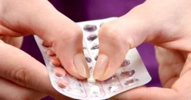 طالبة ابتدائي توزع أقراصًا منومة على زملائها في طنطا