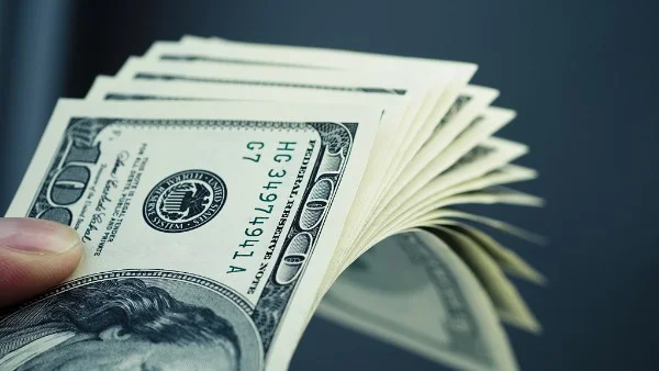 تراجع أسعار الدولار أمام الجنيه المصري