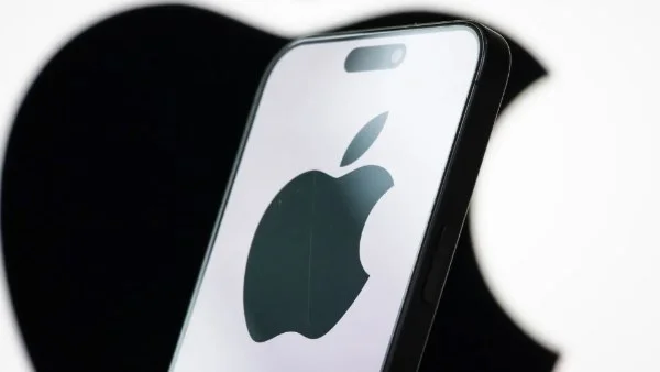 تسريب تصميم iPhone Fold المثير