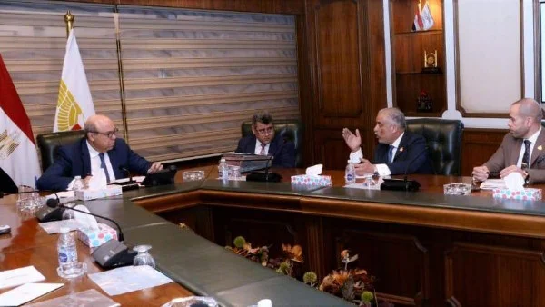 وزير الطيران يستقبل نواب البرلمان لتعزيز التعاون