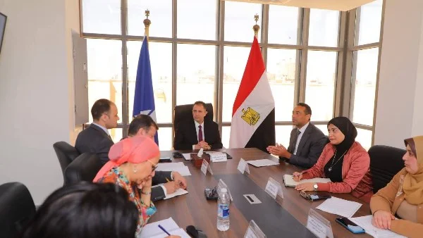 محافظ دمياط يترأس اجتماع متابعة مشروع حيّنا