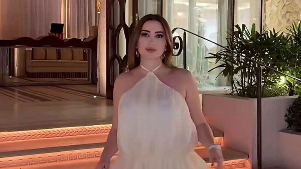 نسرين طافش تتألق بجمالها في أحدث إطلالة لها