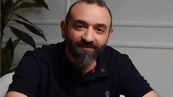 عمرو سلامة يعبر عن تضامنه مع لبنان