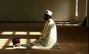 حكم تأخير صلاة العشاء بعد منتصف الليل