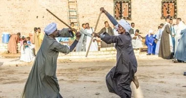 فن التحطيب في أسوان: تراث حيوي يجمع الأهالي