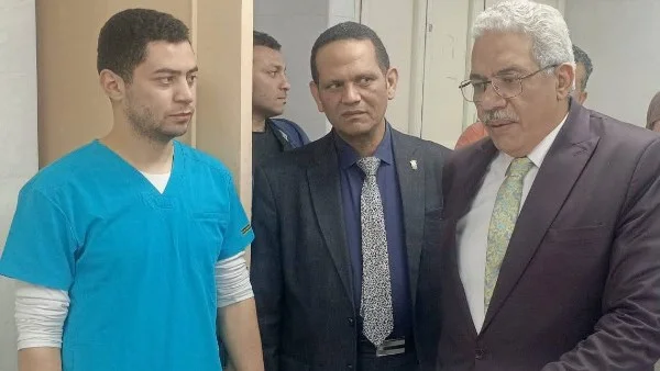جولة مفاجئة لنائبي رئيس جامعة الأزهر بمستشفيات القاهرة