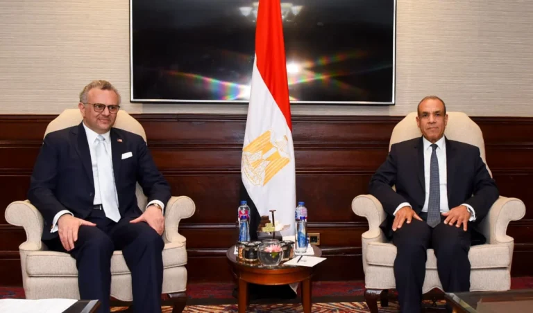 لقاء بين وزير الخارجية وكبير مستشاري ترامب حول القضايا الإقليمية