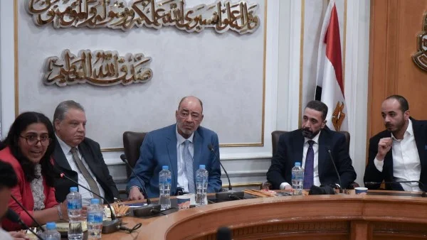 إلغاء أوامر التوريد القديمة وتسريع السداد للموردين