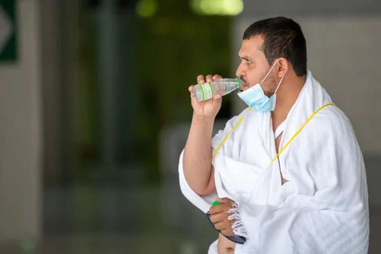 حكم الإحرام لعمريتن في وقت واحد