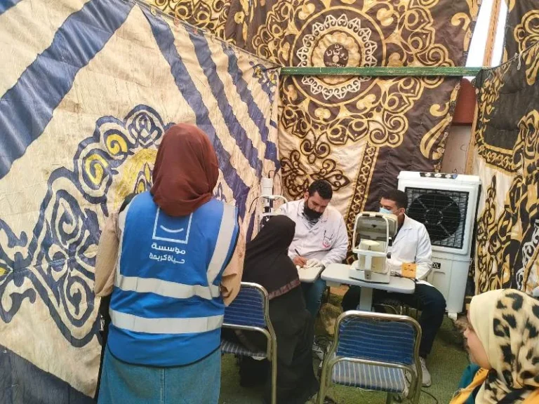 قافلة طبية مجانية تقدم خدمات متكاملة في إسنا