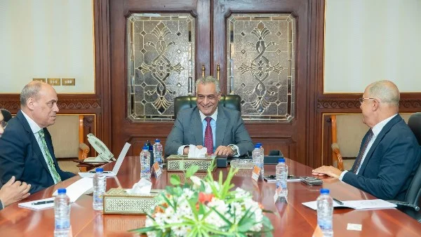 تعزيز الصناعة المحلية: لقاء جمبلاط والسويدي