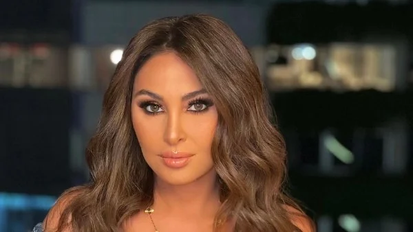 إليسا تدعو جمهورها لدعم هاني شاكر بالصلاة والدعاء