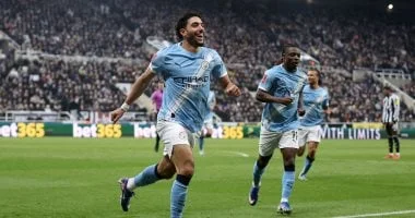 أتلتيكو مدريد يستهدف عمر مرموش لتعزيز خط攻ه