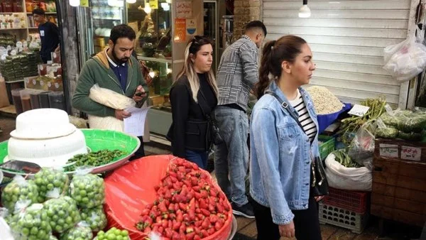 إيران تعلن استقرار إمدادات الغذاء رغم الحصار الأمريكي