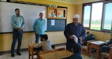 تفقد رئيس منطقة الإسماعيلية الأزهرية امتحانات القنطرة غرب
