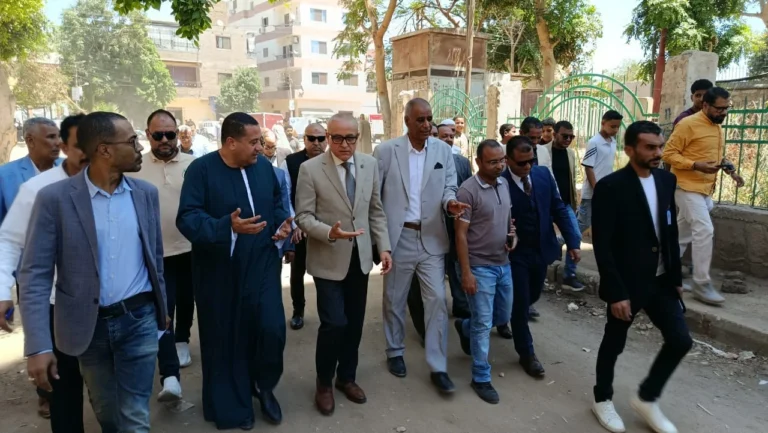جولة تفقدية لمحافظ الأقصر في مدينة أرمنت
