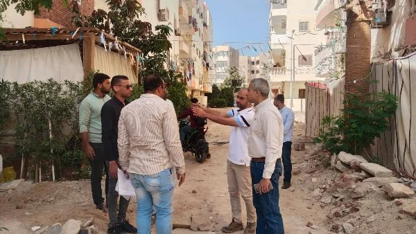 متابعة استكمال منظومة الضخ المباشر بالمياه بالبحر الأحمر