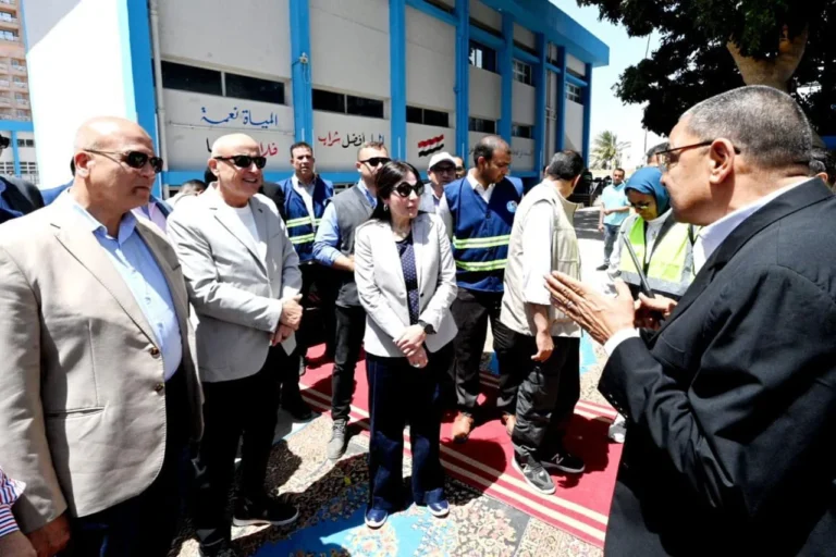 تفقد محطة مياه الأقصر الغربية لتحسين الخدمة