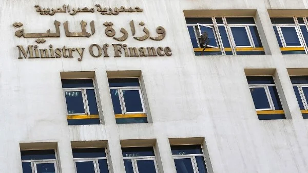 المغرب يمنح الوسام الملكي لسفير مصر السابق