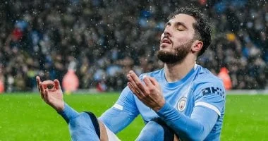 ريان شرقي يتصدر قائمة المرشحين لجائزة أفضل لاعب في أبريل
