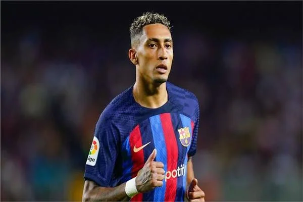 أندية سعودية تستقطب رافينيا لاعب برشلونة