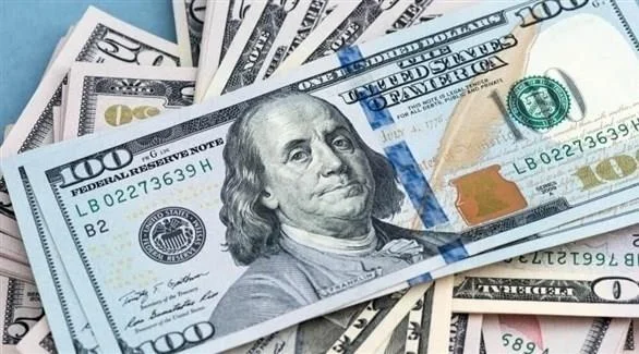 تراجع الدولار أمام الين وسط إشارات للتدخل الياباني