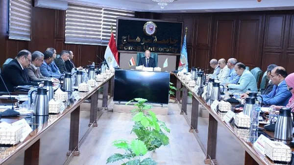 جامعة سوهاج ترفع حافز الإشراف والتحكيم على الرسائل العلمية