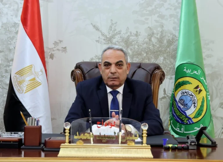 محافظ الإسماعيلية يهنئ أبطال المصارعة بالفوز الإفريقي