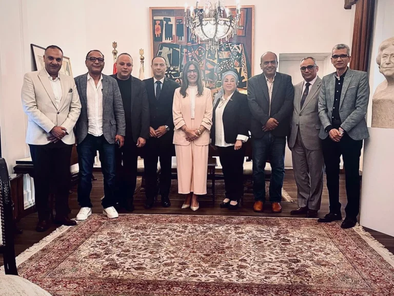 وزيرة الثقافة تحل أزمة قسم التصوير بأكاديمية الفنون