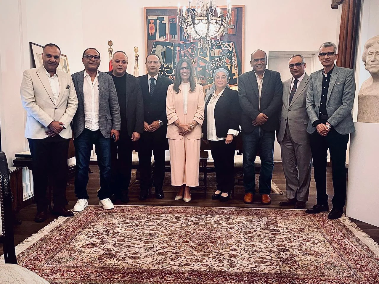 وزيرة الثقافة تحل أزمة قسم التصوير بأكاديمية الفنون