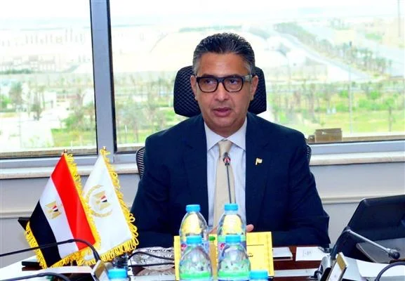 تنقلات وتعيينات وزير التموين تشمل 35 وظيفة قيادية