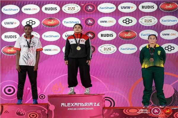 منتخب المصارعة النسائية يتوج بكأس البطولة الإفريقية