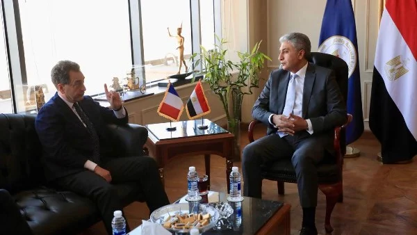 تعزيز التعاون بين مصر وفرنسا في السياحة والآثار
