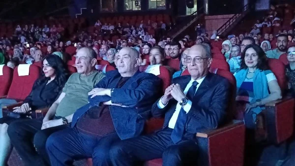 احتفالية عيد العمال على مسرح البالون برئاسة تامر عبدالمنعم