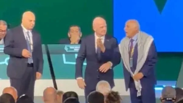 رئيس الاتحاد الفلسطيني يرفض مصافحة نظيره الإسرائيلي في مؤتمر FIFA
