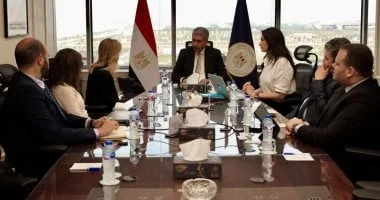 وزير السياحة يعزز التعاون مع "فيزا" لتحقيق تجارب سياحية جديدة