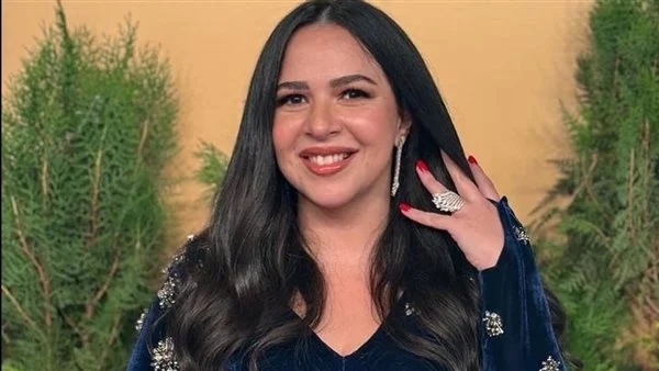 إيمي سمير غانم تخطف الأنظار بإطلالة كاجوال متميزة