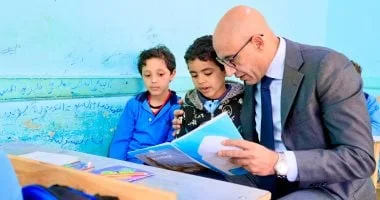 وزير التعليم يوجه بالتدقيق في أعمال السنة للطلاب