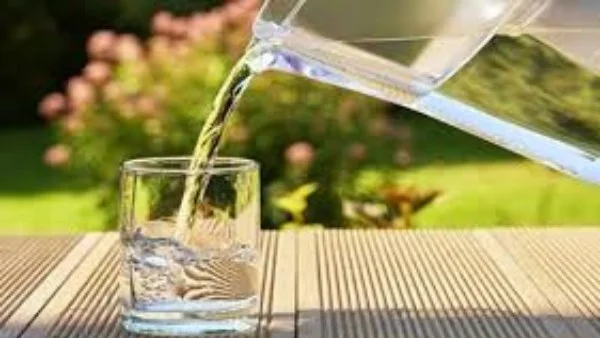 أهمية الماء للأطفال وكمية الشرب اليومية