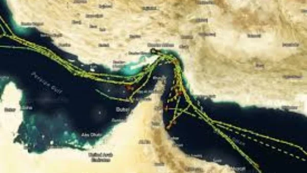 وزير النقل العماني: لا يمكن فرض رسوم عبور بمضيق هرمز
