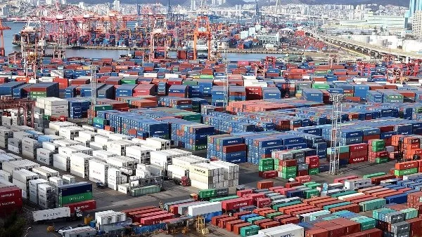 السمدوني: التهدئة قد تخفض أسعار النفط وتكاليف النقل