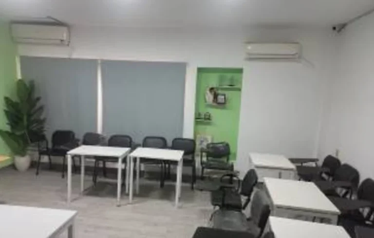 ضبط كيان تعليمي غير مرخص في الضيافة الجوية