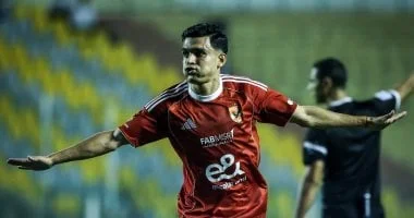 أشرف بن شرقي يتألق في قمة الأهلي والزمالك