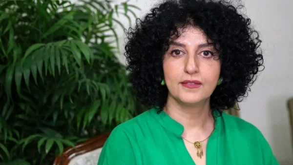 نقل نرجس محمدي الحائزة على نوبل من السجن إلى المستشفى