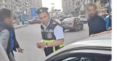 مشادة مرورية في الإسكندرية: تفاصيل الحادثة بين المحاسب وربة المنزل
