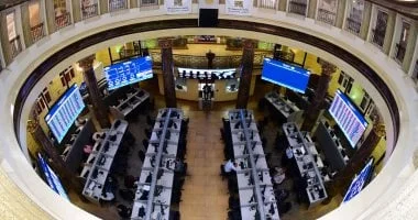 تراجع التعاملات الأجنبية والعربية في البورصة المصرية