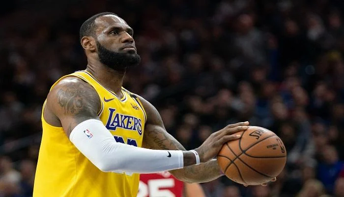 ليكرز يتأهل للدور الثاني بدوري السلة الأمريكي