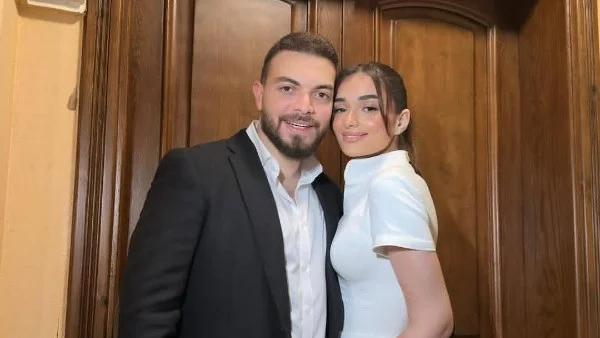ملك أحمد زاهر تتألق بفستان أنيق